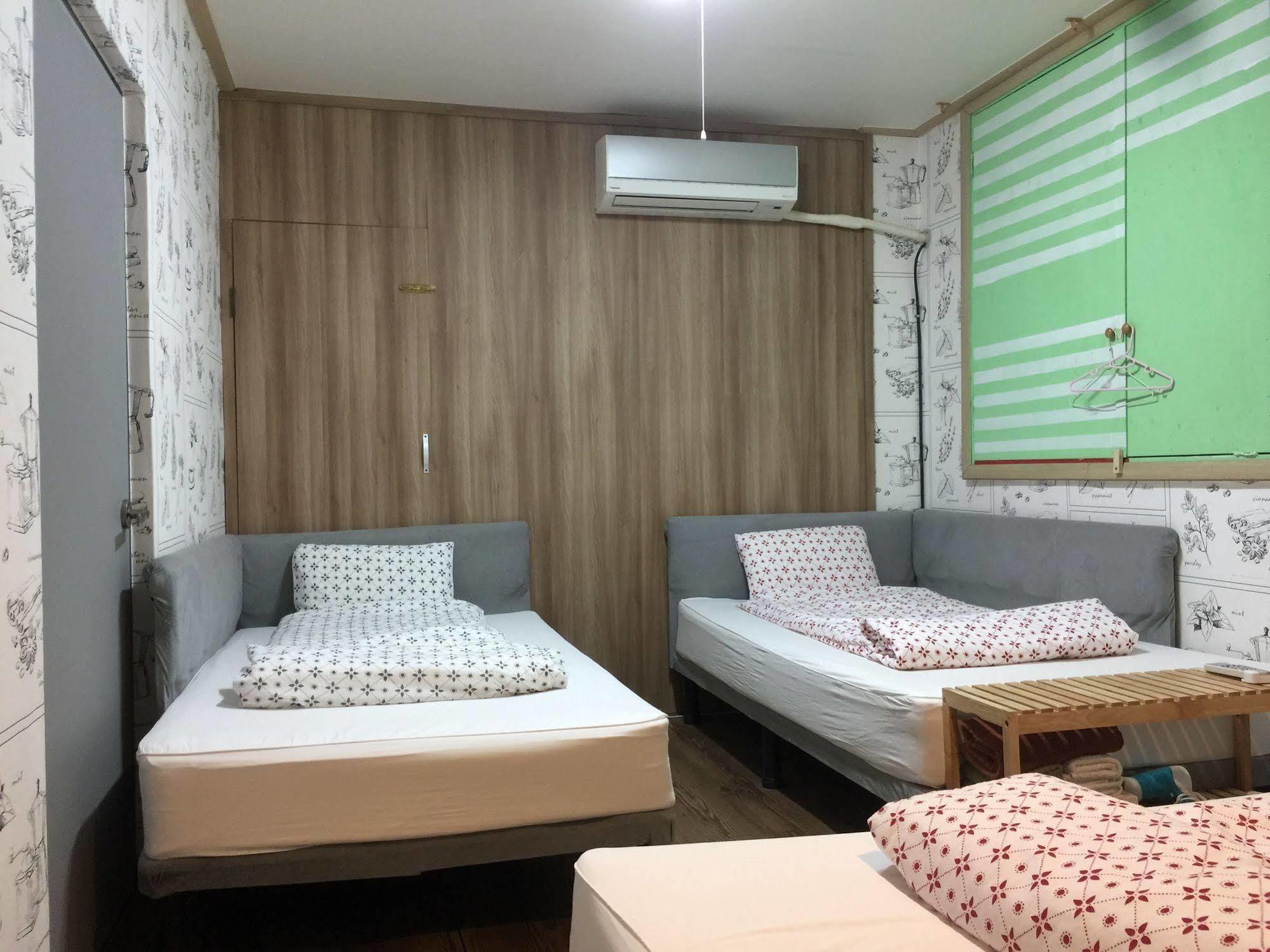 Backpackers In Jeju City Center Exterior foto